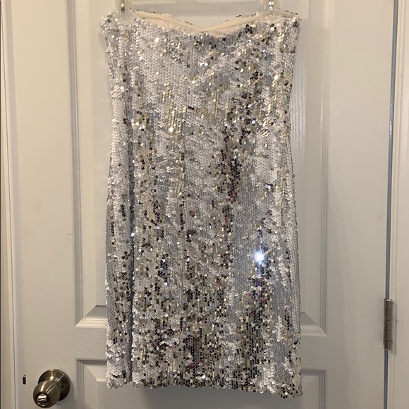 Like new sequin body on mini dress - Picture 4 of 4